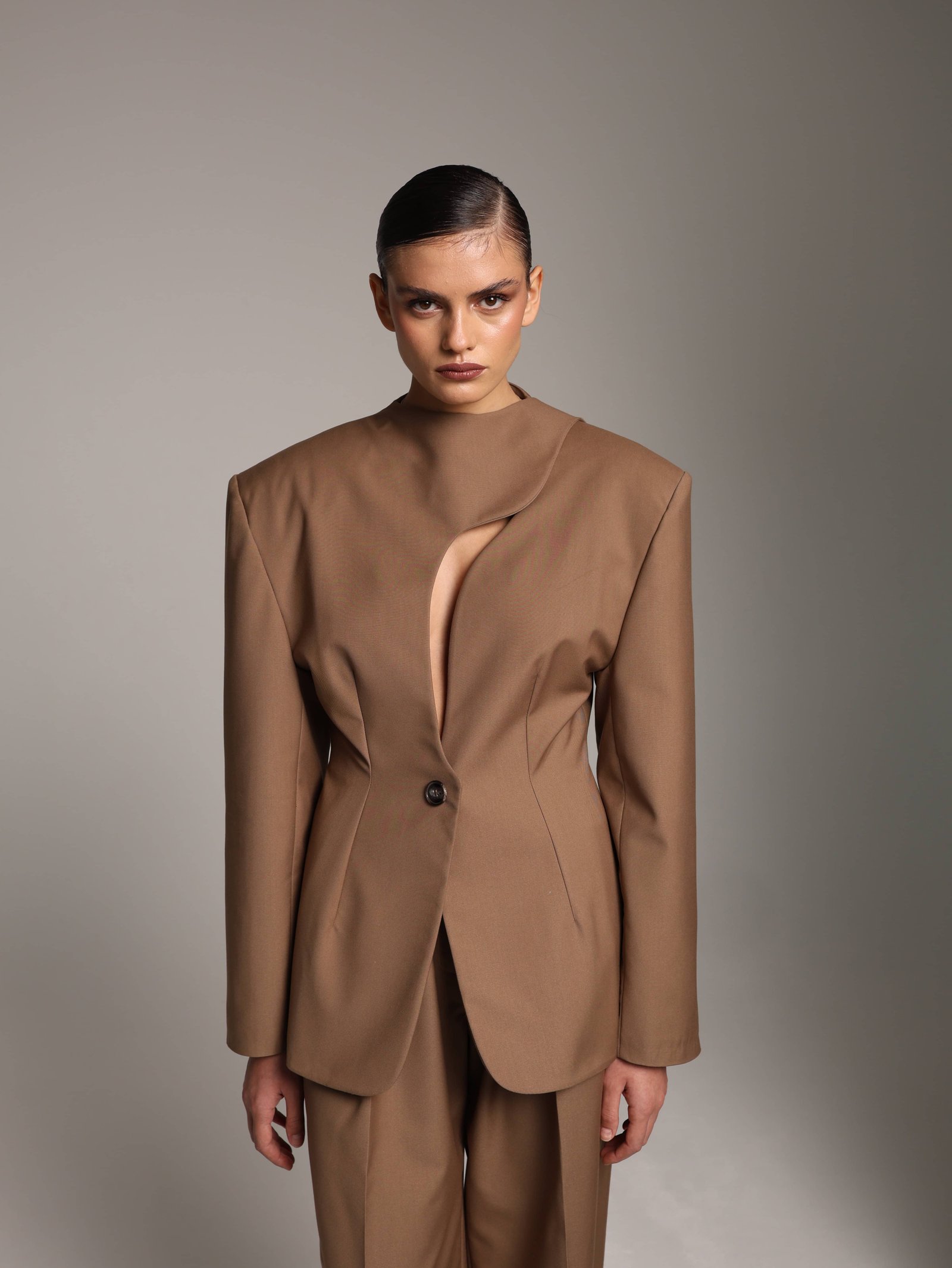 MIA peanut brown set